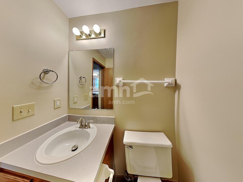 Building Photo - 3437 Oak Bend Blvd