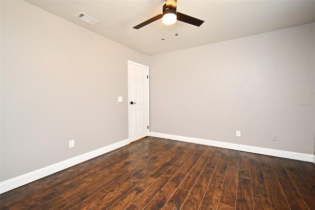 Building Photo - 1242 Ravida Woods Dr