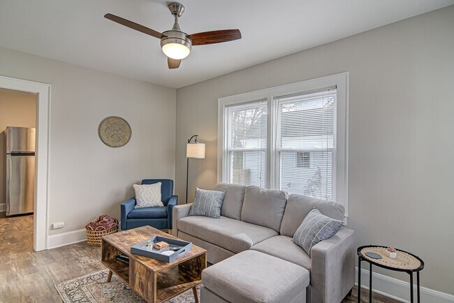 Building Photo - Adorable Duplex Off N Josephine Boyd - Ful...