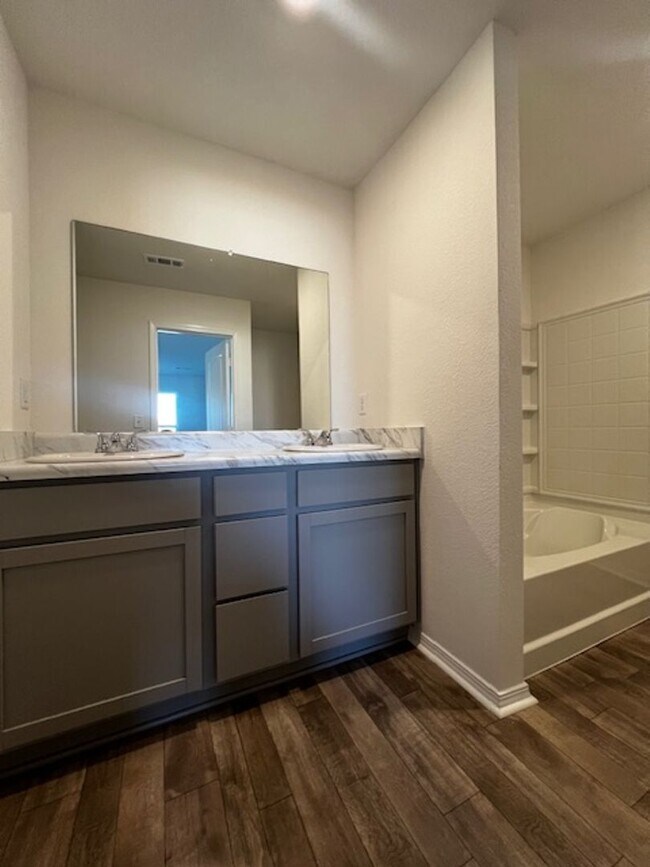 Building Photo - 5120 Red Fox Trl