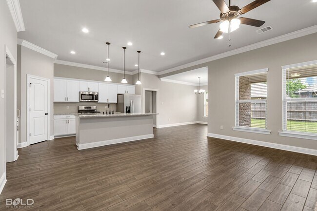 Building Photo - Beautiful 3 bedrooms 2 bathrooms