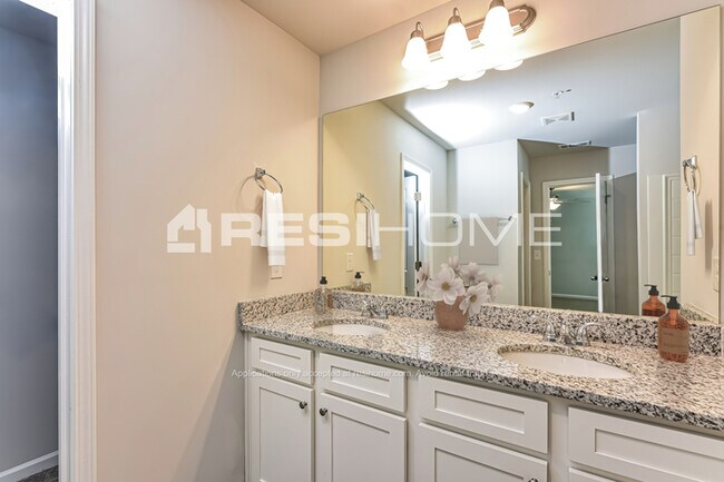 Building Photo - 175 Chimney Ridge Ln