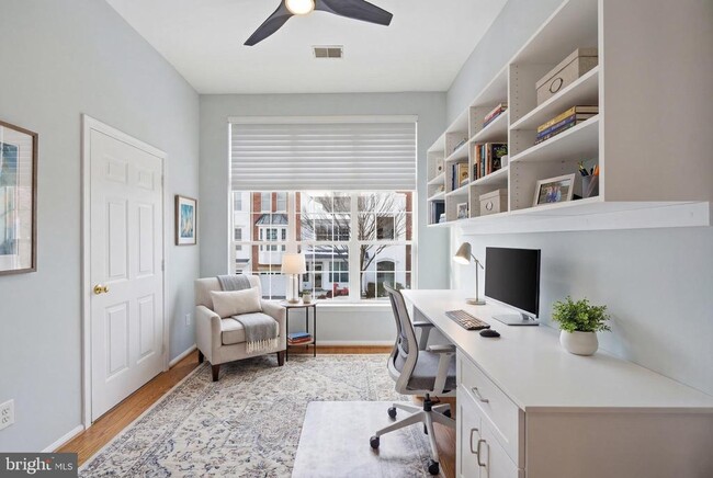 Building Photo - 10793 Symphony Way