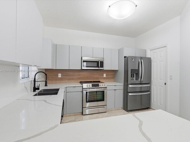 Building Photo - 11274 NW 43rd Terrace