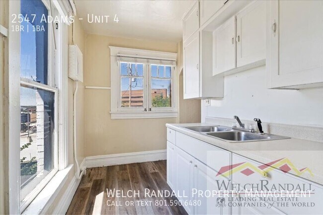 Building Photo - 2547 Adams-Unit 4