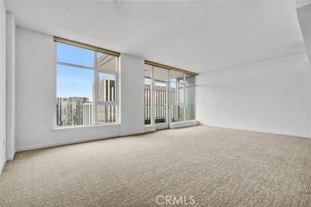 Building Photo - 411 W Seaside Way