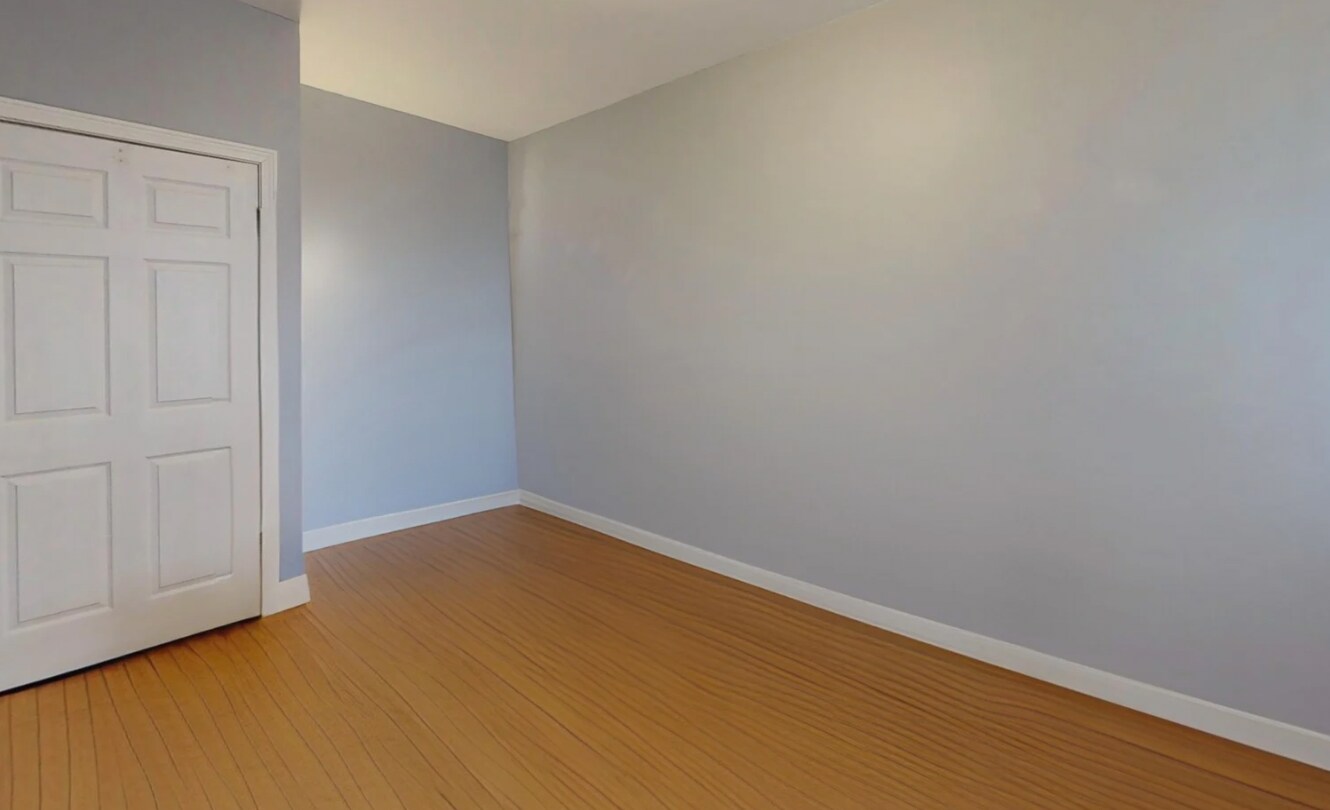 Building Photo - 330 1/2 E St