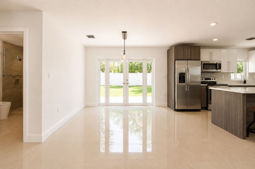 Building Photo - 9421 SW 150th St