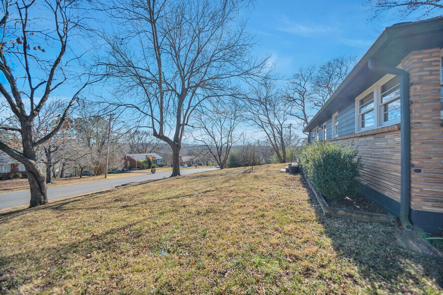 Building Photo - 801 Potter Ln