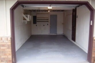 Building Photo - 1402 Heuss Ave