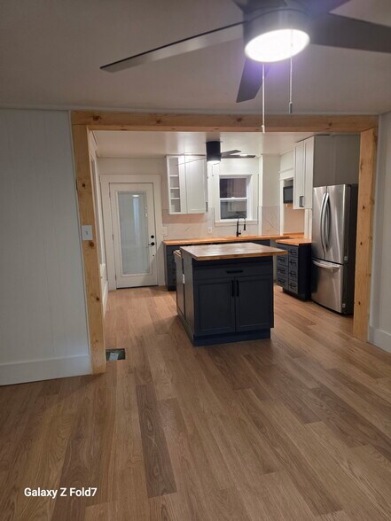 Building Photo - 5209 Warren Ave