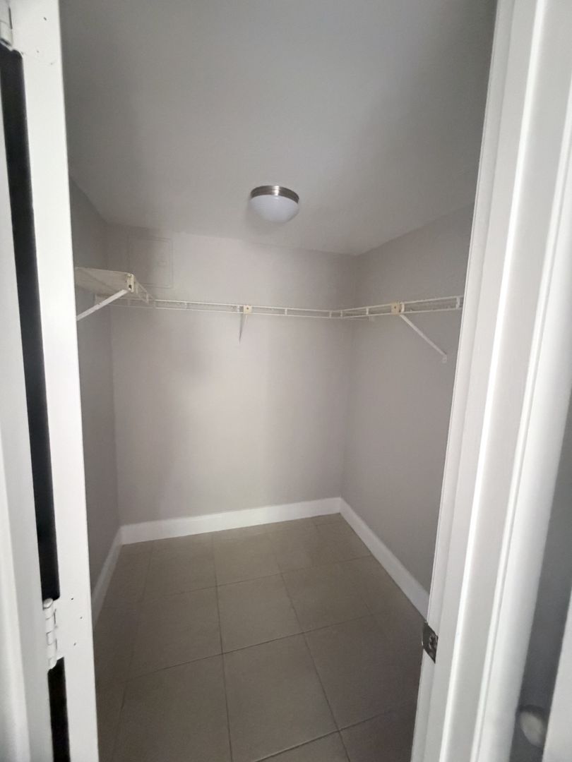 Building Photo - 130-136-136 Cape Coral Pkwy W