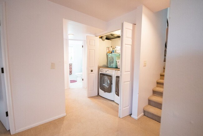 Building Photo - BEAUTIFUL 4 BEDROOM / 3 BATH HOME IN LAFAY...