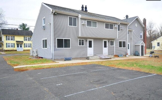 Building Photo - 1700 Farmington Ave