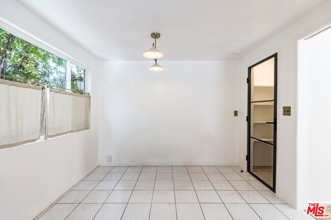 Building Photo - 23020 Wrencrest Dr