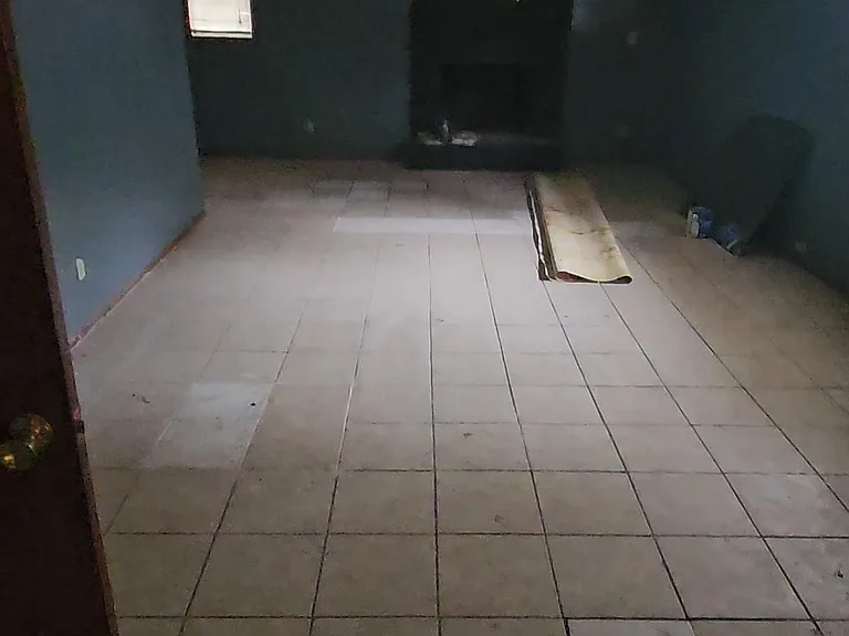 Building Photo - 539 Erie St