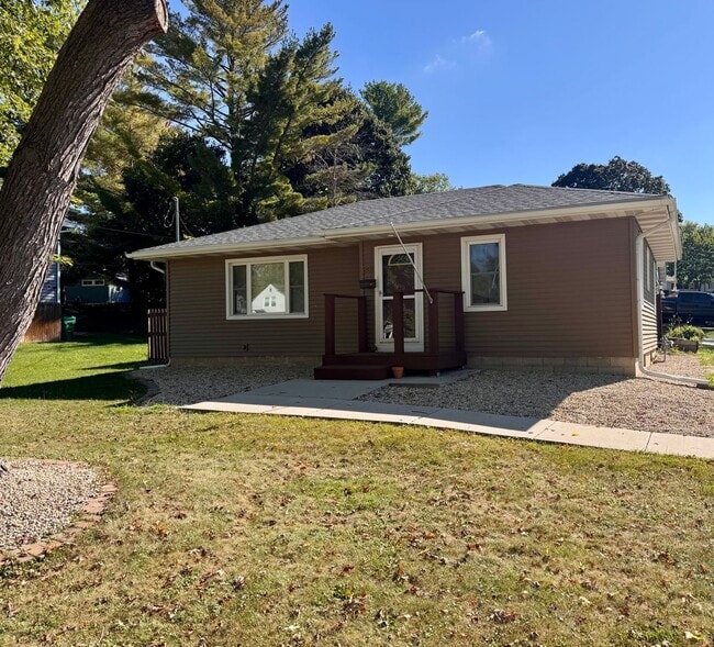 Primary Photo - Single Family Home in Edgerton, WI