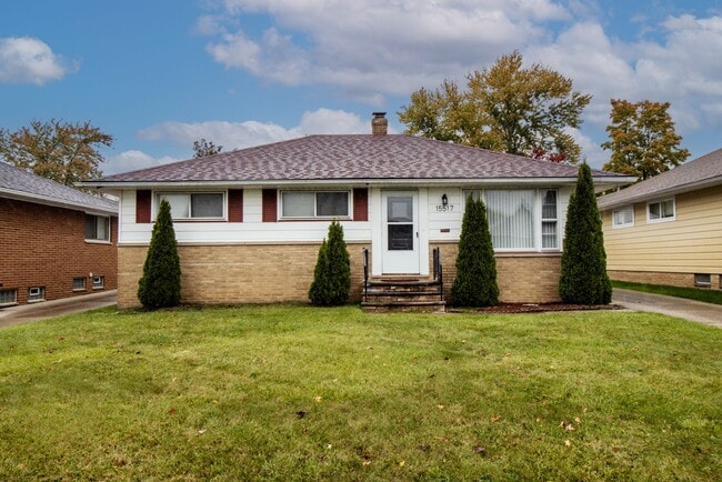 Primary Photo - 15517 Shirley Ave