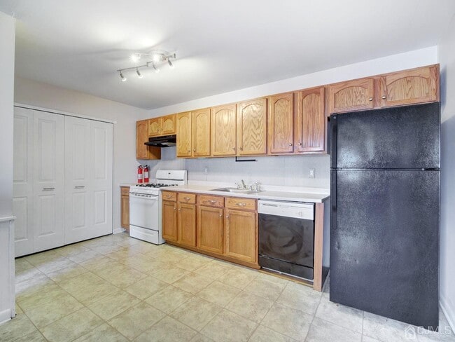 Building Photo - 1222 Cricket Ln