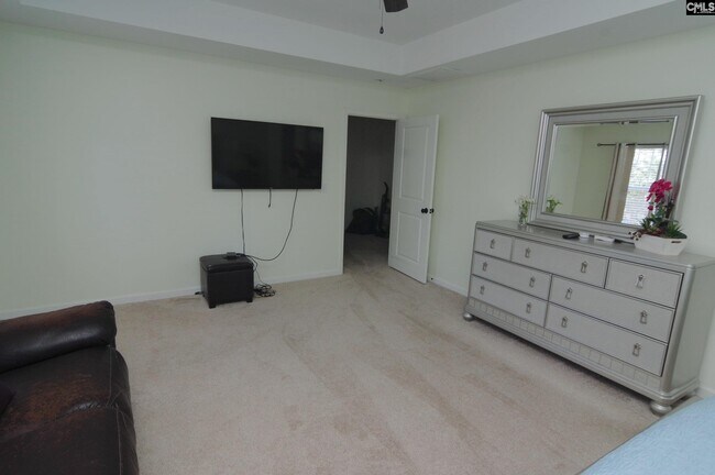 Building Photo - 212 Glossy Green Ln