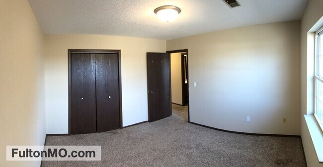 Building Photo - 541 Collier Ln