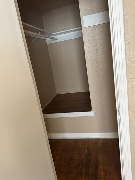 Building Photo - 245 Deerwood Dr
