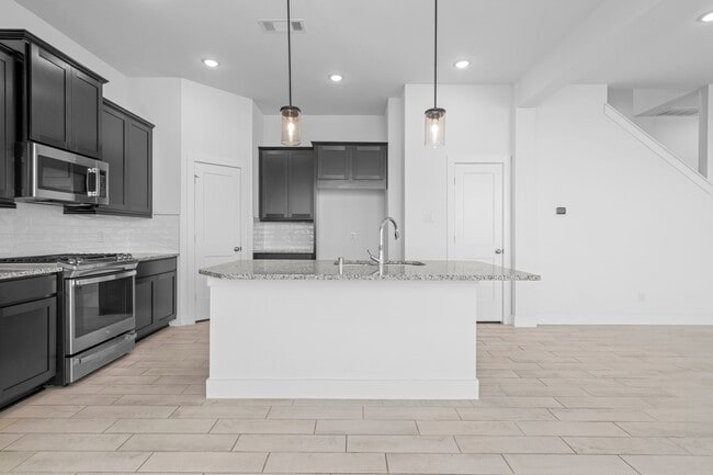 Building Photo - 7810 Starfish Arbor Dr