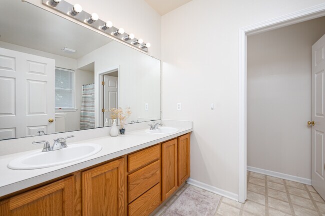 Building Photo - 8120 Autumn Woods Trl