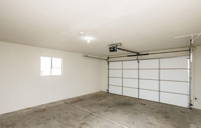 Building Photo - 3967 Breakwater Dr