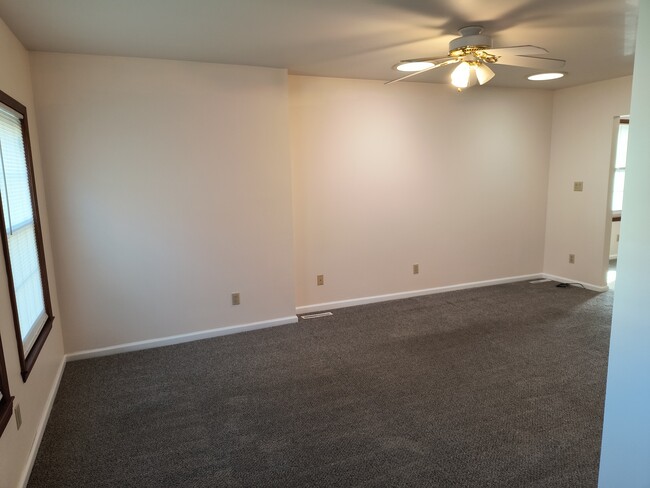 Building Photo - 11 Cottage Pl