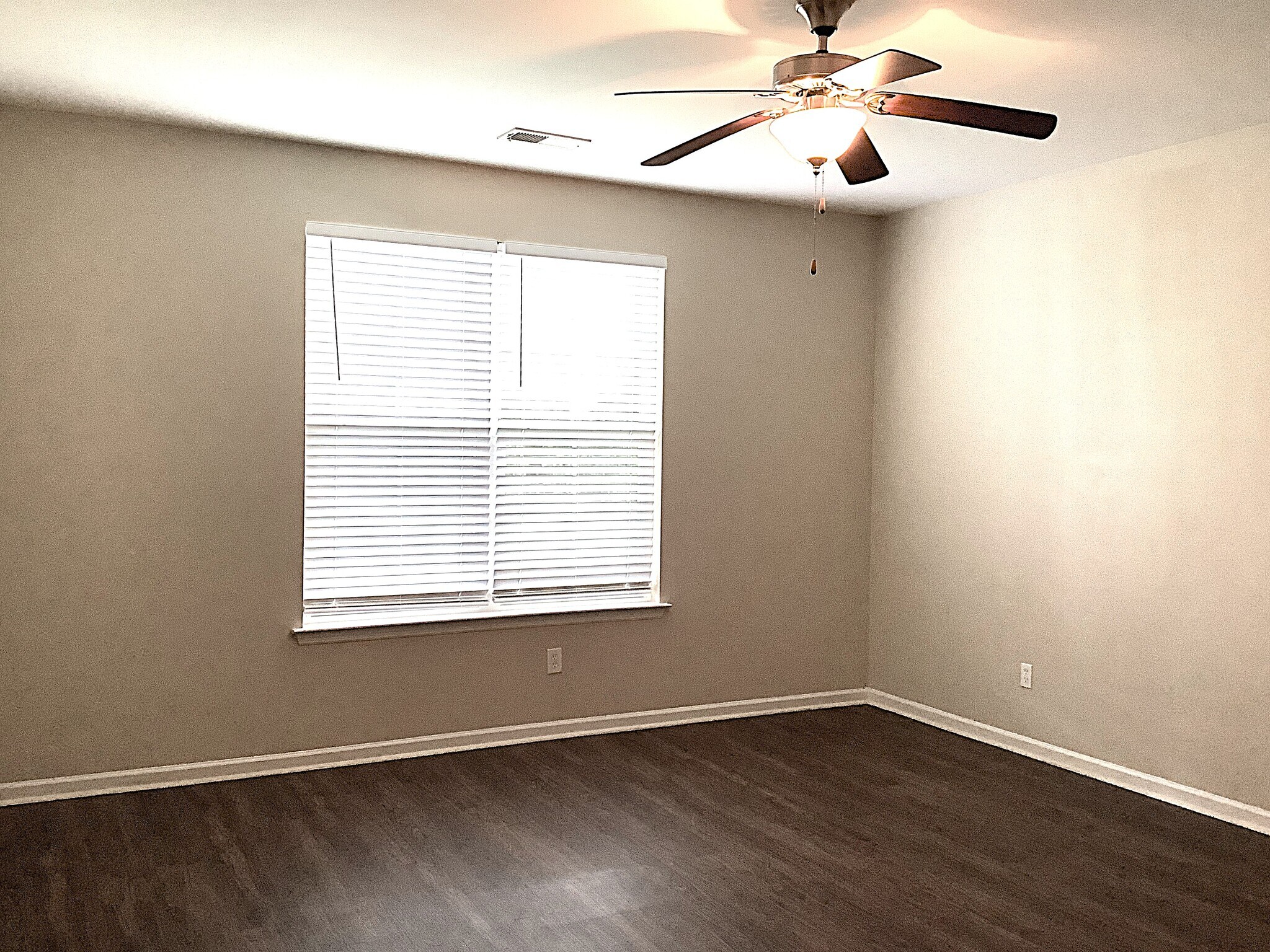 Building Photo - 8029 Hyannis Ct