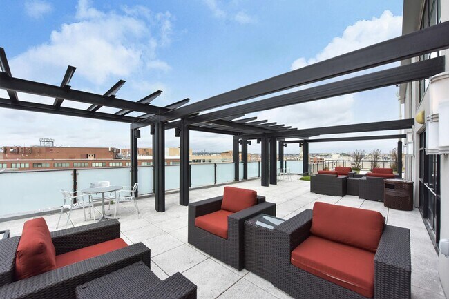 Building Photo - 1133 14th St NW