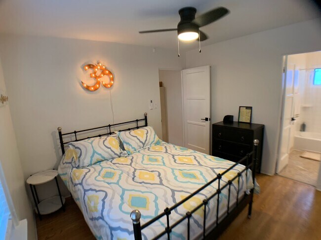 Building Photo - 4788 W Mountain View Dr