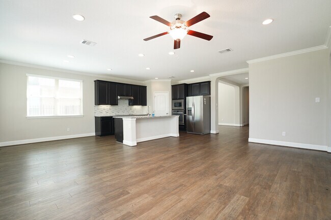 Building Photo - 8007 Cibolo Valley