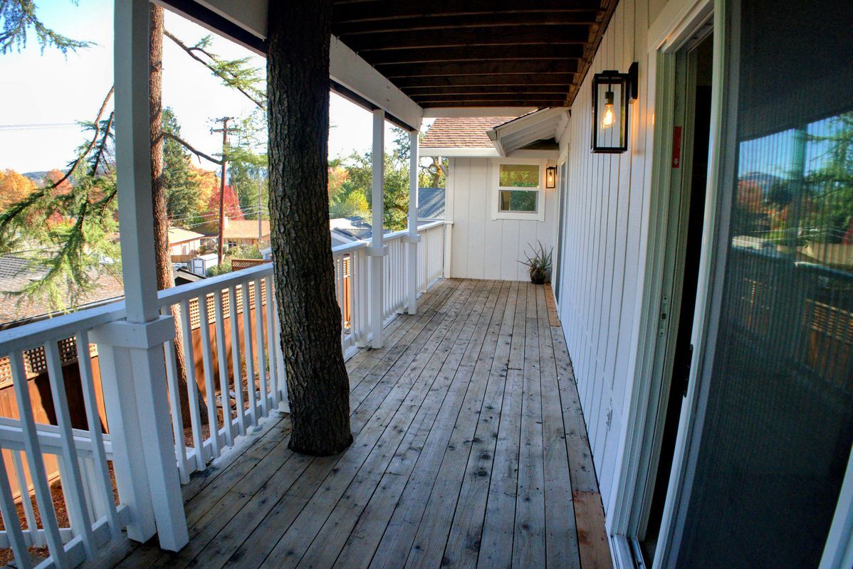 Building Photo - 604 Los Olivos Rd