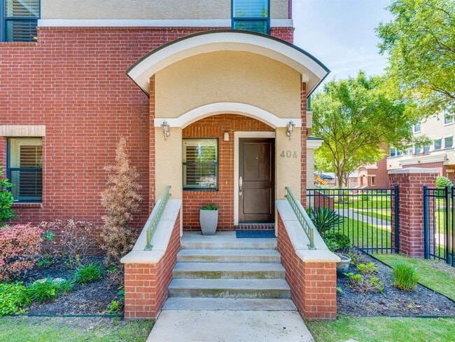Primary Photo - 1207 Beaconsfield Lane
