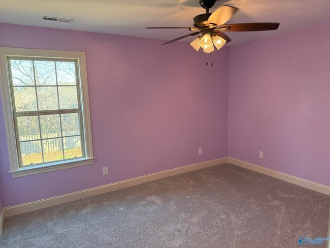 Building Photo - 134 Somer Creek Ln