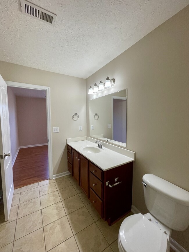 Building Photo - 607 Capstone Dr