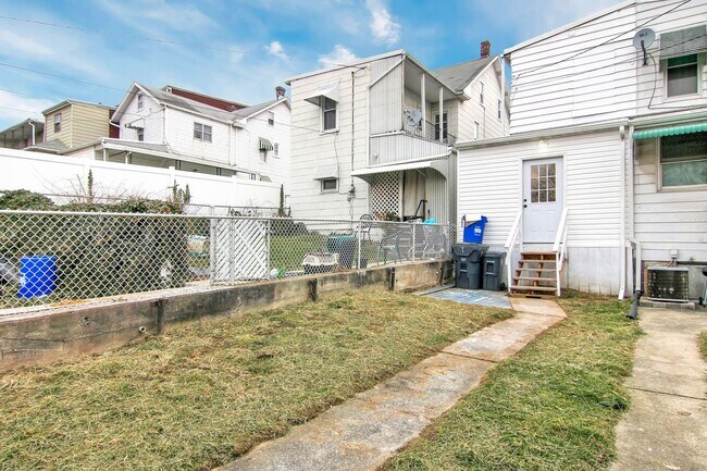 Building Photo - Coming Soon! Charming 3 Bedroom, 1.5 Bath Home in Steelton, Pa!