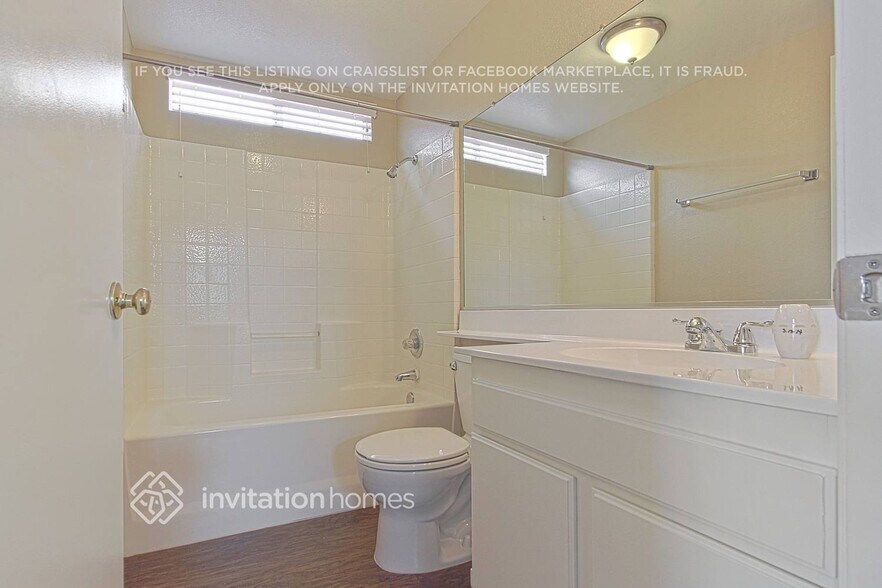 Building Photo - 15441 Martos Rd
