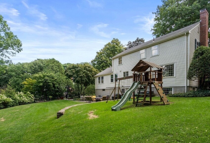 Building Photo - 11 Nantucket Rd