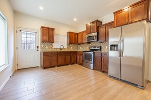 Building Photo - 420 Carlisle Ave