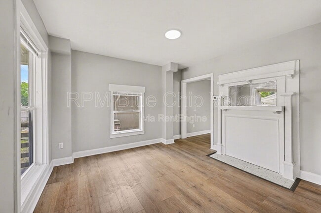 Building Photo - 1710 Lawn Ave