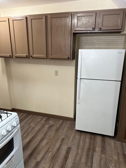 Building Photo - 858 9th St