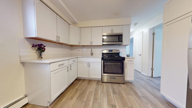 Building Photo - 2402 N 76th Ct