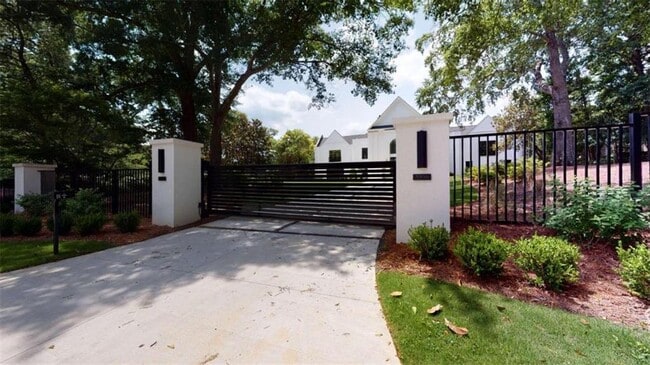 Building Photo - 3206 Arden Rd NW