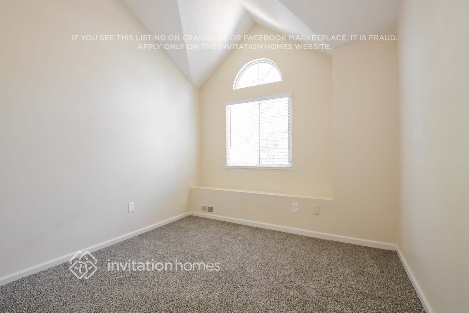 Building Photo - 12438 W 84th Dr