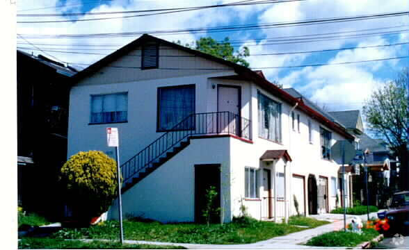 Building Photo - 1803 Derby St