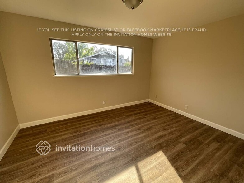 Building Photo - 267 Bowline Dr