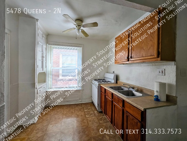Building Photo - 5478 Queens-2N